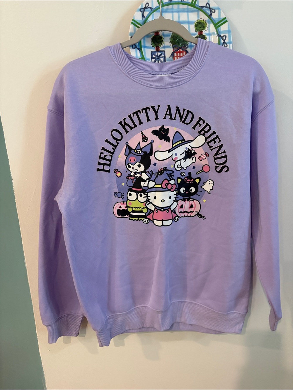 NWOT HELLO KITTY HALLOWEEN SWEATSHIRT
